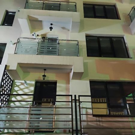 Bya Luxury Apartment Valea Lupului  ภายนอก รูปภาพ
