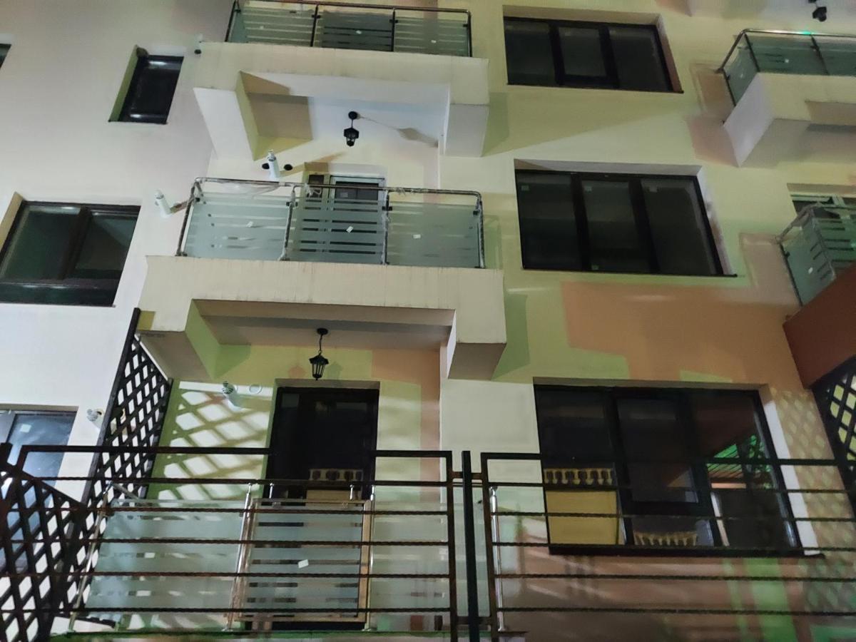 Bya Luxury Apartment Valea Lupului  ภายนอก รูปภาพ